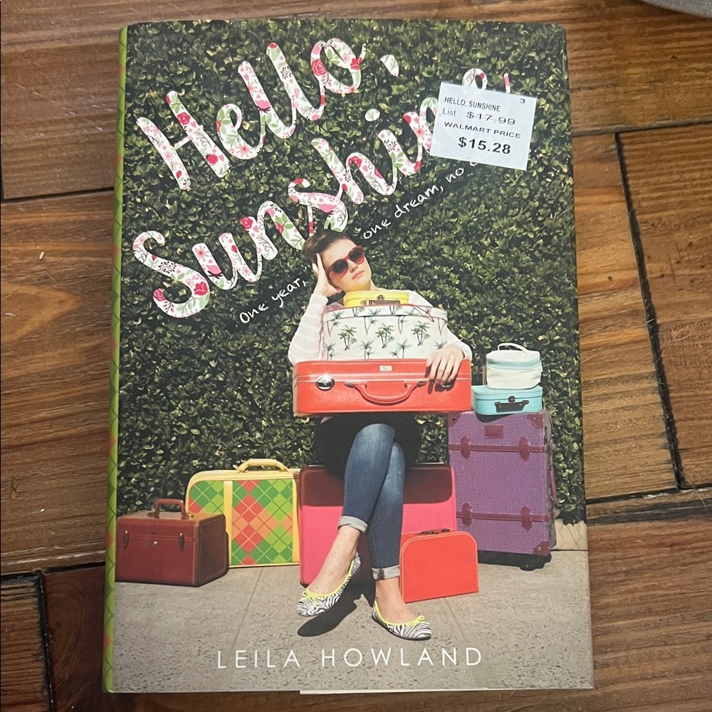 5/$10 item Hello, Sunshine Book by Leila Howland